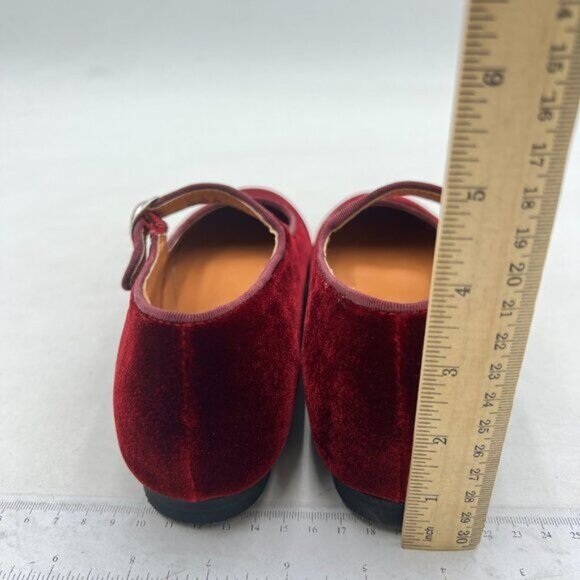 Elegant Burgundy Flats - Picture 5 of 7